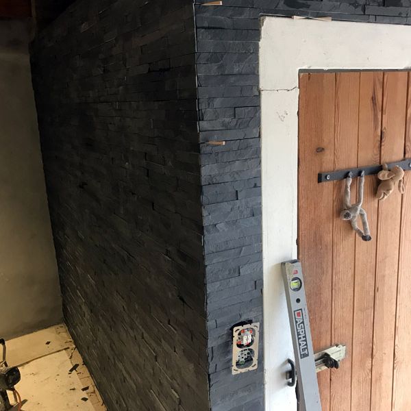 003 Keramischer Wandbelag Brechbuehl Bau