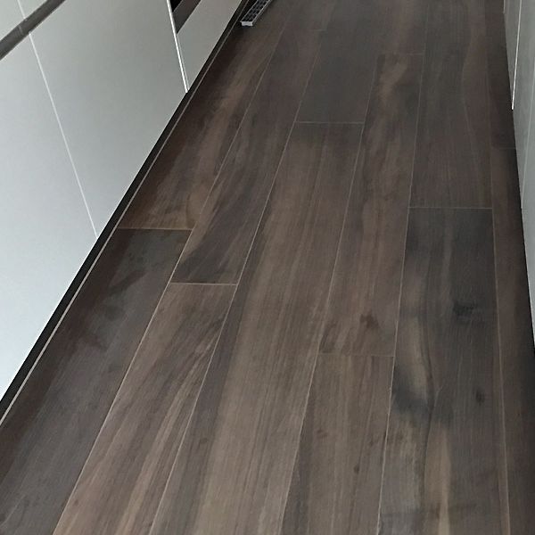 005 Fliesen Bodenplatten Holzdekor Brechbuehl Baugeschaeft